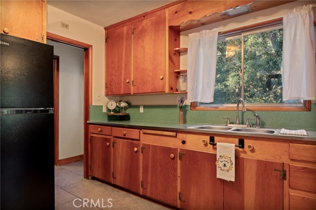 Detail Gallery Image 18 of 48 For 720 Rocky, Crestline,  CA 92325 - 3 Beds | 2 Baths