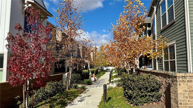 Detail Gallery Image 36 of 36 For 111 Red Brick Dr #1,  Simi Valley,  CA 93065 - 3 Beds | 2/1 Baths