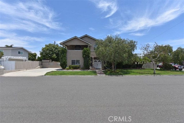 2004 Arnold Ave, Costa Mesa, CA 92627