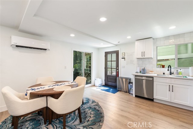 1320 Bush Street, San Diego CA: https://media.crmls.org/medias/ffce8708-d1d0-46e4-986d-0db13f0ca22d.jpg
