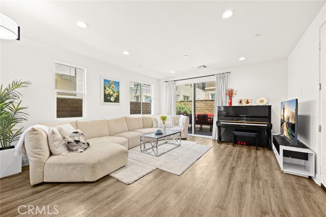 12260 Chorus Drive, Rancho Cucamonga CA: https://media.crmls.org/medias/ffcea342-990c-4309-afaf-d80b3526624f.jpg