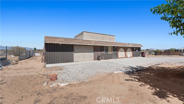 Detail Gallery Image 4 of 34 For 11140 Merino Ave, Apple Valley,  CA 92308 - 3 Beds | 2 Baths