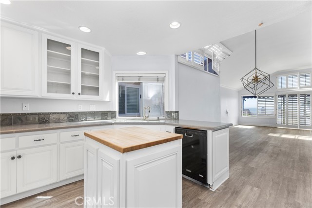 Detail Gallery Image 3 of 16 For 24846 Wave Crest Ln, Dana Point,  CA 92629 - 3 Beds | 2/1 Baths