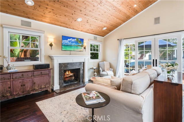 Fire, wood, water,plants- very feng shui