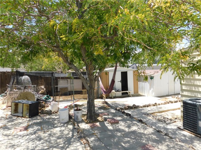 272 Desert Breeze Drive, California City CA: https://media.crmls.org/medias/ffd0abc1-0023-4918-bc21-23e877cfcc8e.jpg