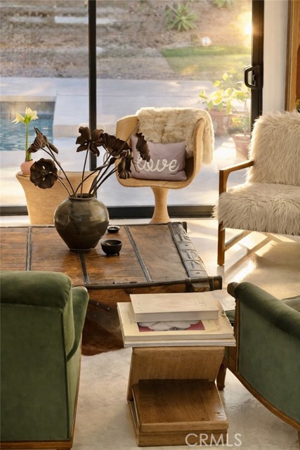 Detail Gallery Image 8 of 10 For 4709 Dunman, Woodland Hills,  CA 91364 - 5 Beds | 3 Baths