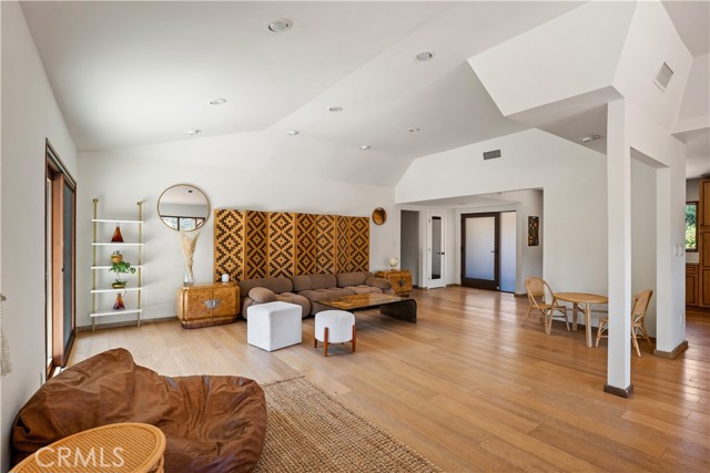 Detail Gallery Image 10 of 33 For 24537 Dry Canyon Cold Creek Rd, Calabasas,  CA 91302 - 4 Beds | 3 Baths
