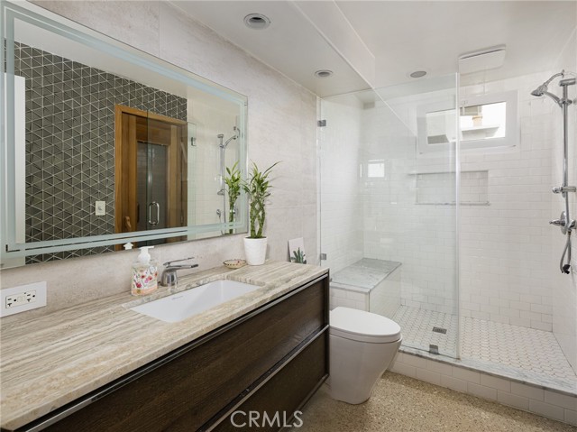 Detail Gallery Image 18 of 33 For 360 Hillcrest Street, El Segundo,  CA 90245 - 4 Beds | 4 Baths