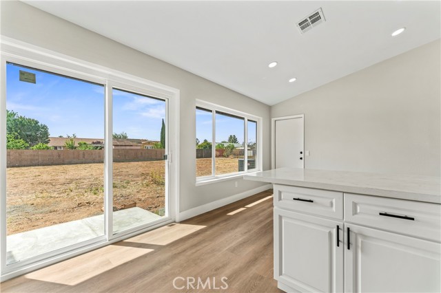 Detail Gallery Image 14 of 32 For 13875 Stage Coach Cir., Victorville,  CA 92392 - 3 Beds | 2 Baths