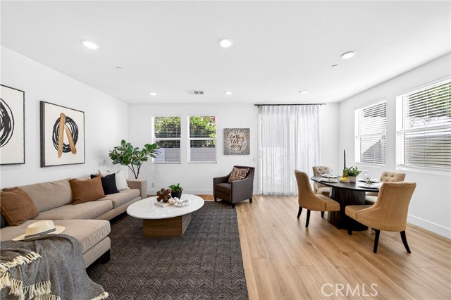 Detail Gallery Image 9 of 47 For 300 Vista Dr #94,  La Habra,  CA 90631 - 3 Beds | 2/1 Baths