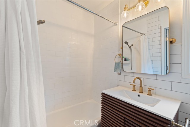 Detail Gallery Image 18 of 28 For 5309 Cahuenga Blvd #B,  North Hollywood,  CA 91601 - 2 Beds | 1 Baths