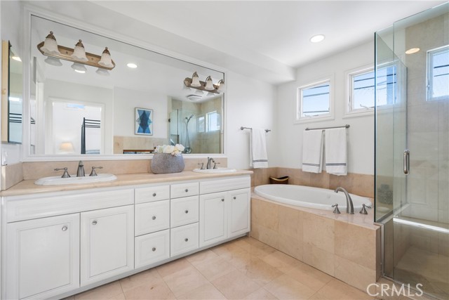 Detail Gallery Image 17 of 27 For 426 1/2 Narcissus #2,  Corona Del Mar,  CA 92625 - 2 Beds | 2/1 Baths
