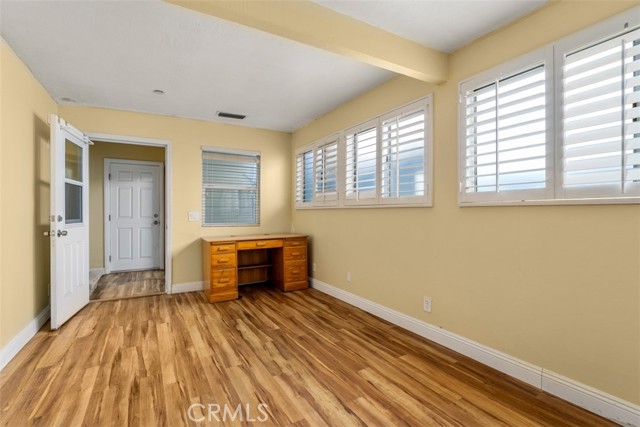 55 B Surfside Avenue, Surfside CA: https://media.crmls.org/medias/ffd39b1b-3822-4aaa-bcb8-3bf33c7bd33c.jpg