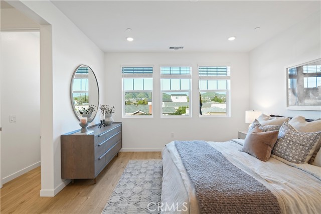 Detail Gallery Image 29 of 36 For 2352 Channel Drive #101,  Ventura,  CA 93003 - 4 Beds | 2/1 Baths