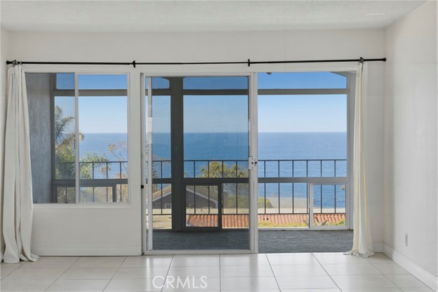 Detail Gallery Image 16 of 53 For 240 Moss St #8,  Laguna Beach,  CA 92651 - 2 Beds | 2 Baths