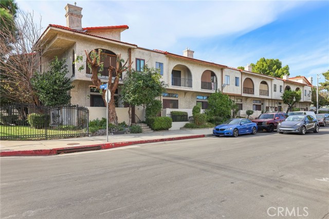 Detail Gallery Image 35 of 38 For 13243 Vanowen #2,  North Hollywood,  CA 91605 - 2 Beds | 3 Baths