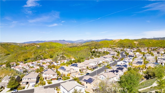 Detail Gallery Image 10 of 63 For 29062 Garnet Canyon, Saugus,  CA 91390 - 6 Beds | 4/1 Baths