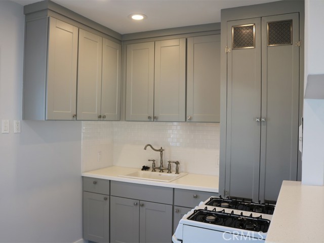 Detail Gallery Image 3 of 12 For 3505 W Balboa Bld, Newport Beach,  CA 92663 - 2 Beds | 1 Baths