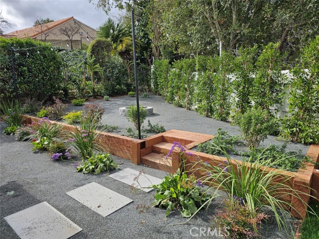 Detail Gallery Image 14 of 17 For 909 Brightstone Ct, Westlake Village,  CA 91361 - 3 Beds | 2 Baths