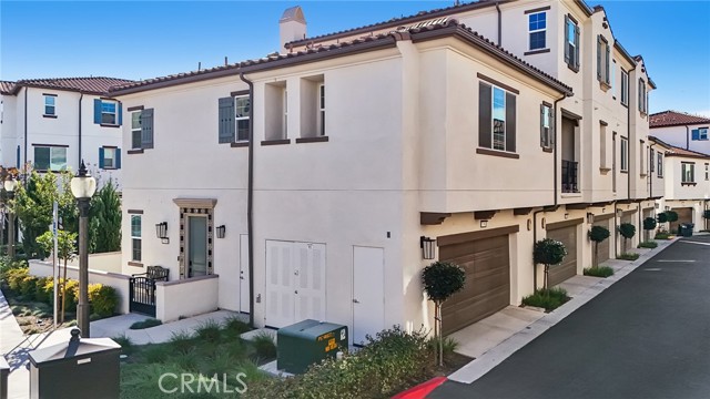 Detail Gallery Image 2 of 24 For 15968 Leader Ave, Chino,  CA 91708 - 3 Beds | 2/1 Baths