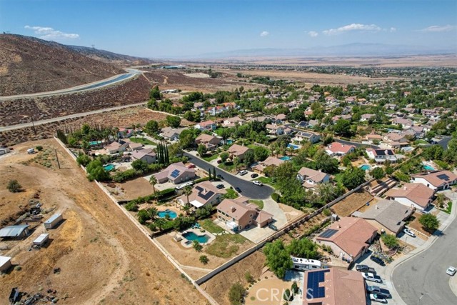 5712 Bienveneda, Palmdale CA: https://media.crmls.org/medias/ffd8b922-ddc8-448b-a8b7-da40ed126334.jpg