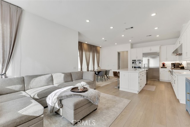 Detail Gallery Image 9 of 53 For 26712 Afton Ln, Valencia,  CA 91381 - 4 Beds | 3/1 Baths