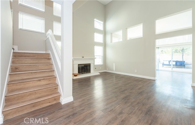 Detail Gallery Image 3 of 30 For 29 Almeria, Irvine,  CA 92614 - 4 Beds | 3 Baths