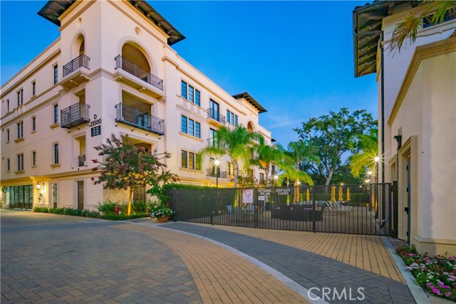 Detail Gallery Image 24 of 35 For 23500 Park Sorrento #D21,  Calabasas,  CA 91302 - 2 Beds | 3 Baths