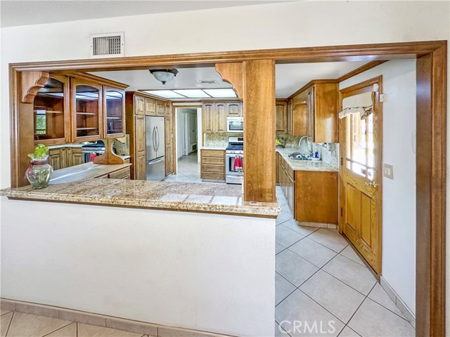 Detail Gallery Image 10 of 41 For 22746 Arliss Dr, Grand Terrace,  CA 92313 - 3 Beds | 2 Baths