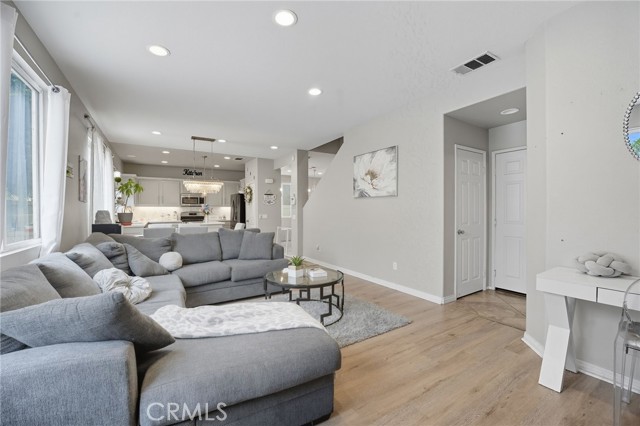 Detail Gallery Image 13 of 39 For 661 Corte San Julian, Perris,  CA 92571 - 4 Beds | 2/1 Baths