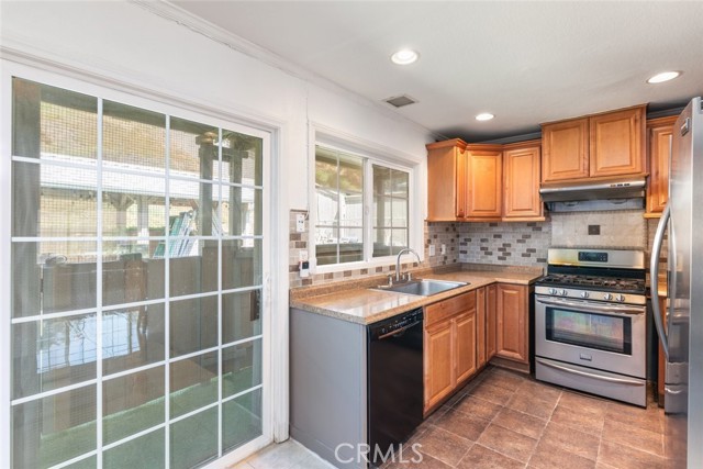 Detail Gallery Image 18 of 35 For 974 Blossom Hill Dr, Corona,  CA 92878 - 3 Beds | 2 Baths