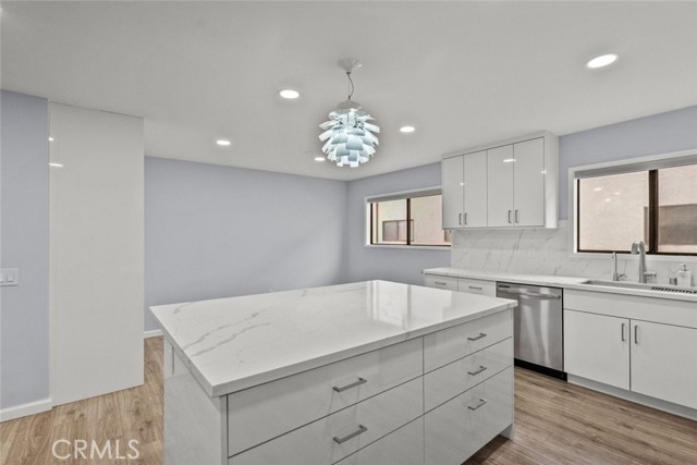 7130 Glade Avenue, Canoga Park CA: https://media.crmls.org/medias/ffdacbf1-6fa9-4f03-a380-bbf7418fda1f.jpg