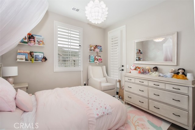 29048 N West Hills Drive, Valencia CA: https://media.crmls.org/medias/ffdb02e0-93f9-406e-a247-5fa8175c737c.jpg