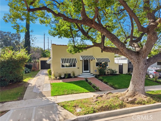 Detail Gallery Image 3 of 58 For 829 N Valley, Burbank,  CA 91505 - 2 Beds | 2 Baths
