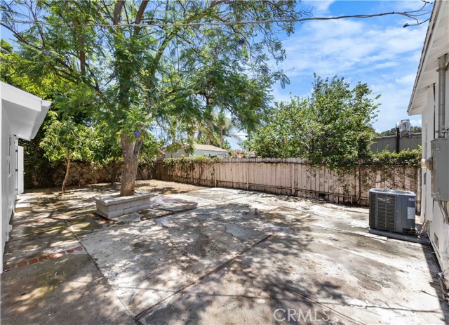 6846 Wystone Avenue, Reseda CA: https://media.crmls.org/medias/ffdb41fe-587e-45a6-bfbf-105f6156c34c.jpg