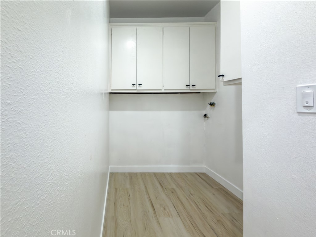https://media.crmls.org/medias/ffdb42f1-0761-411b-94f4-8d7b405cf060.jpg?preset=X-Large