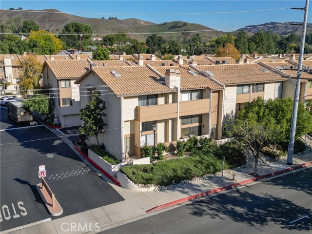 Detail Gallery Image 8 of 11 For 5412 Las Virgenes Rd, Calabasas,  CA 91302 - 3 Beds | 2/1 Baths
