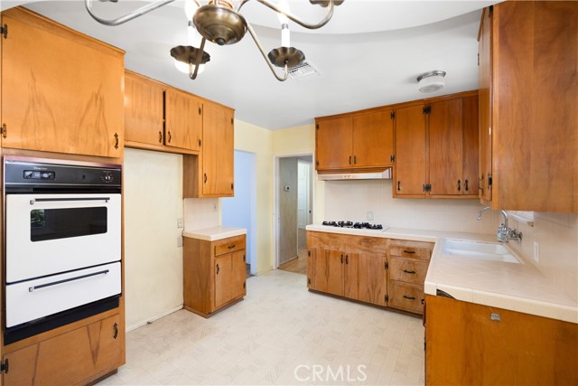 9559 Blackley Street, Temple City CA: https://media.crmls.org/medias/ffdd56cd-e524-4fb3-bb48-db24411b6198.jpg