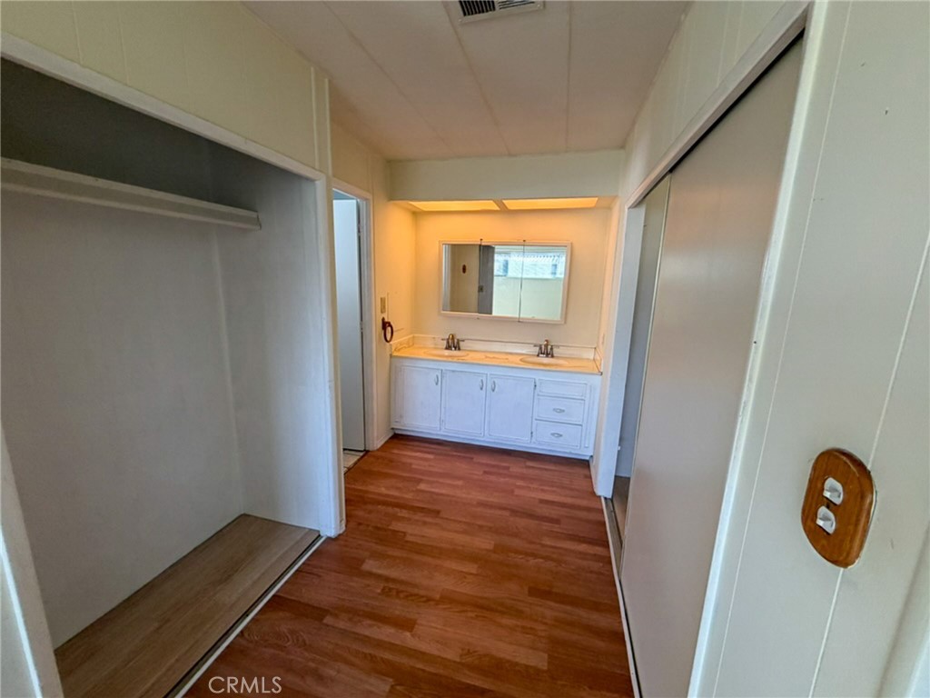 MLS #OC25264890 image #13