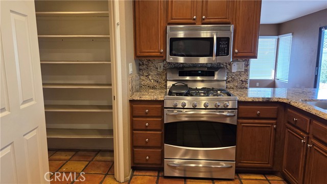 Detail Gallery Image 15 of 43 For 25568 Blackthorne Dr, Murrieta,  CA 92563 - 4 Beds | 3 Baths