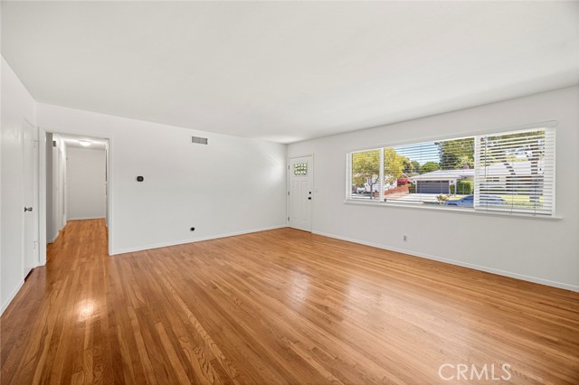 2825 Woodbine Avenue, Fullerton CA: https://media.crmls.org/medias/ffdf28d5-dfe6-4d4e-ab34-af4f238b1132.jpg
