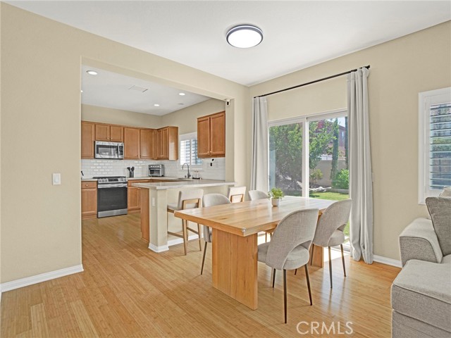 Detail Gallery Image 8 of 38 For 27027 Mountain Willow Ln, Canyon Country,  CA 91387 - 3 Beds | 2/1 Baths