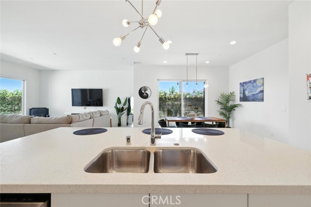 Detail Gallery Image 14 of 33 For 3345 Ambassador Dr, Palm Springs,  CA 92262 - 3 Beds | 2/1 Baths
