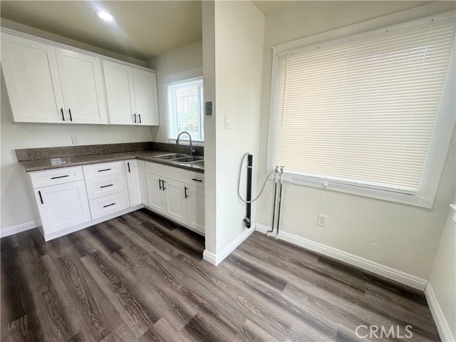 2217 10th Avenue, Los Angeles CA: https://media.crmls.org/medias/ffdfd38c-6291-4348-b4a7-727b1345ec75.jpg