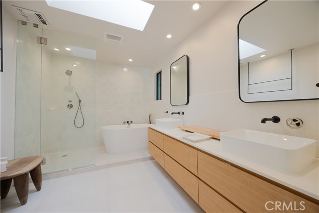 Detail Gallery Image 23 of 30 For 11049 Blix St, Toluca Lake,  CA 91602 - 3 Beds | 2 Baths