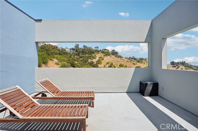 3640 Roseview Avenue, Los Angeles CA: https://media.crmls.org/medias/ffe0eb2c-d3ab-47af-a91e-4eb9f7bb987f.jpg
