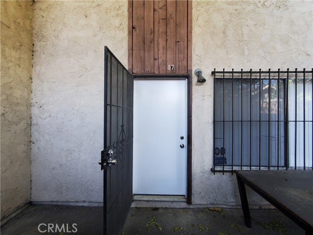 Detail Gallery Image 2 of 6 For 2020 W 23 #17,  Long Beach,  CA 90810 - 4 Beds | 2 Baths