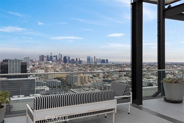 Detail Gallery Image 25 of 30 For 3810 Wilshire Bld #802,  Los Angeles,  CA 90010 - 1 Beds | 1 Baths