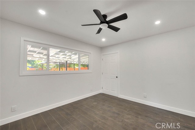 2112 California Avenue, Duarte CA: https://media.crmls.org/medias/ffe3dc9f-44ab-4761-910f-e9a9cbfe4ebd.jpg