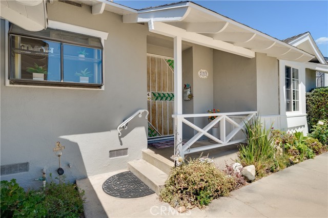 Detail Gallery Image 4 of 31 For 1313 W Ash Ave, Fullerton,  CA 92833 - 3 Beds | 2 Baths